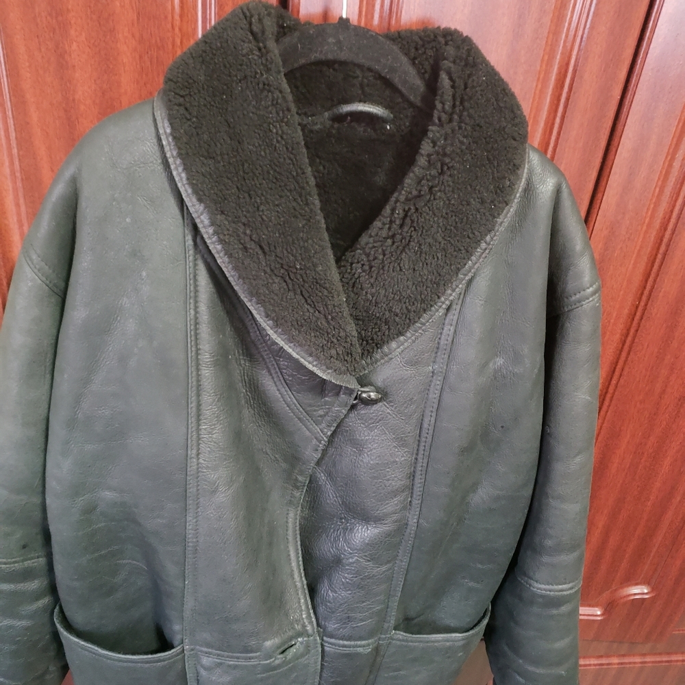 Woman Coats - Picture 2 of 4